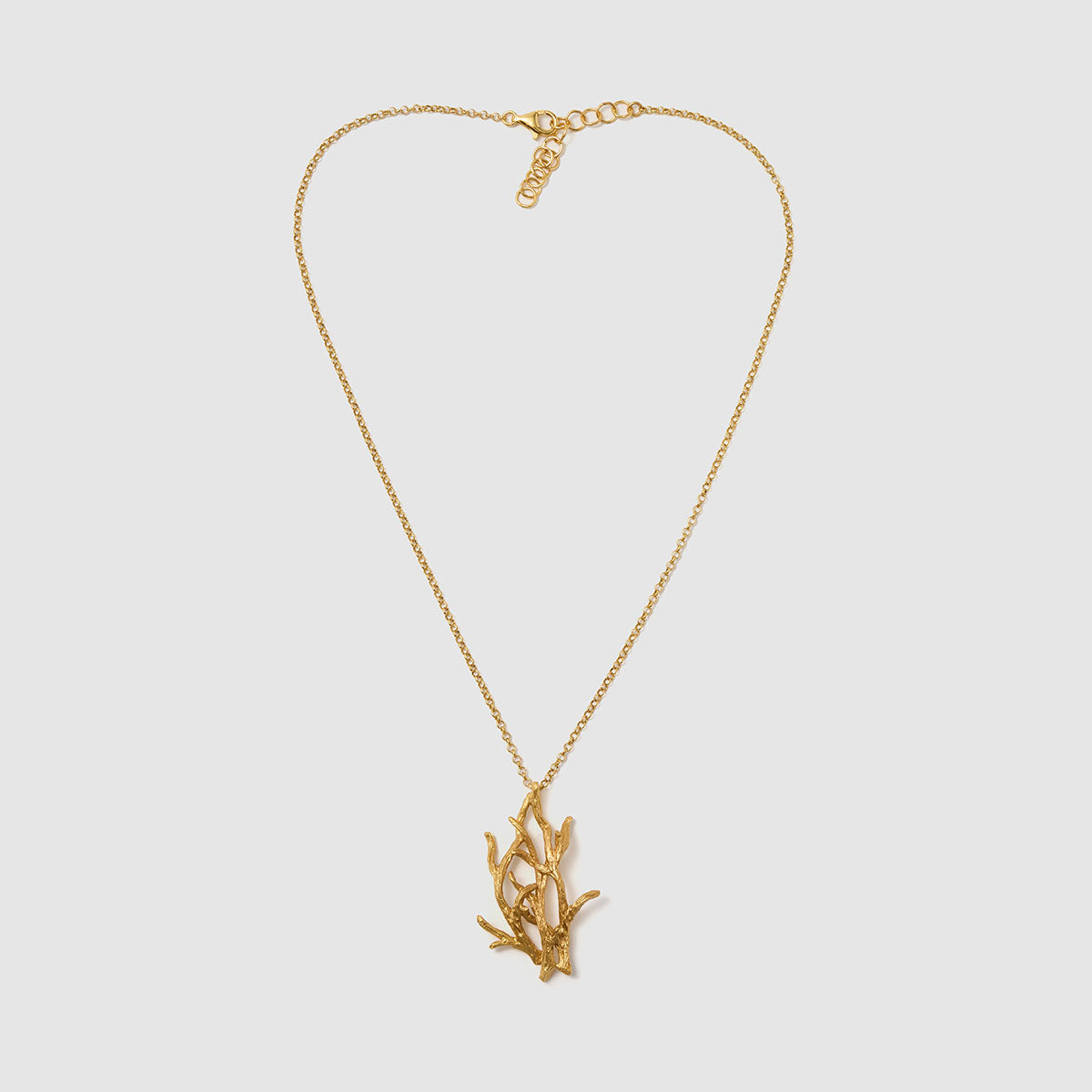 Enchanted Forest, A stunning pendant necklace showcasing a delicate botanical design, made from bronze to bring a touch of nature to your look.
Available in silver, gold, and black finishes.