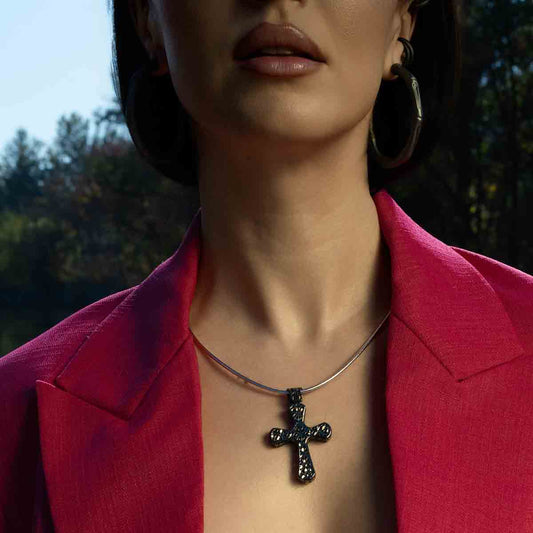 Pandantiv cu cruce din bronz - Crossroads of Time - Negru